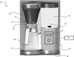 AUTOMATIC COFFEE MAKER AND METHOD OF PREPARING A BREWED BEVERAGE
